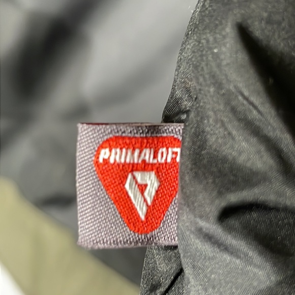 Vuori lightweight primaloft jacket. - Picture 5 of 13